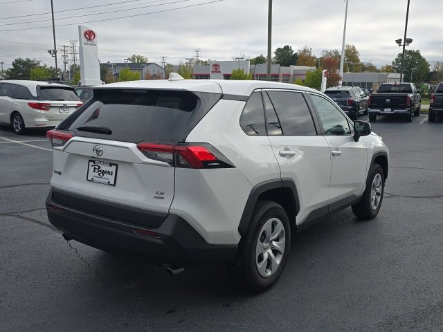 2023 Toyota RAV4 LE 9