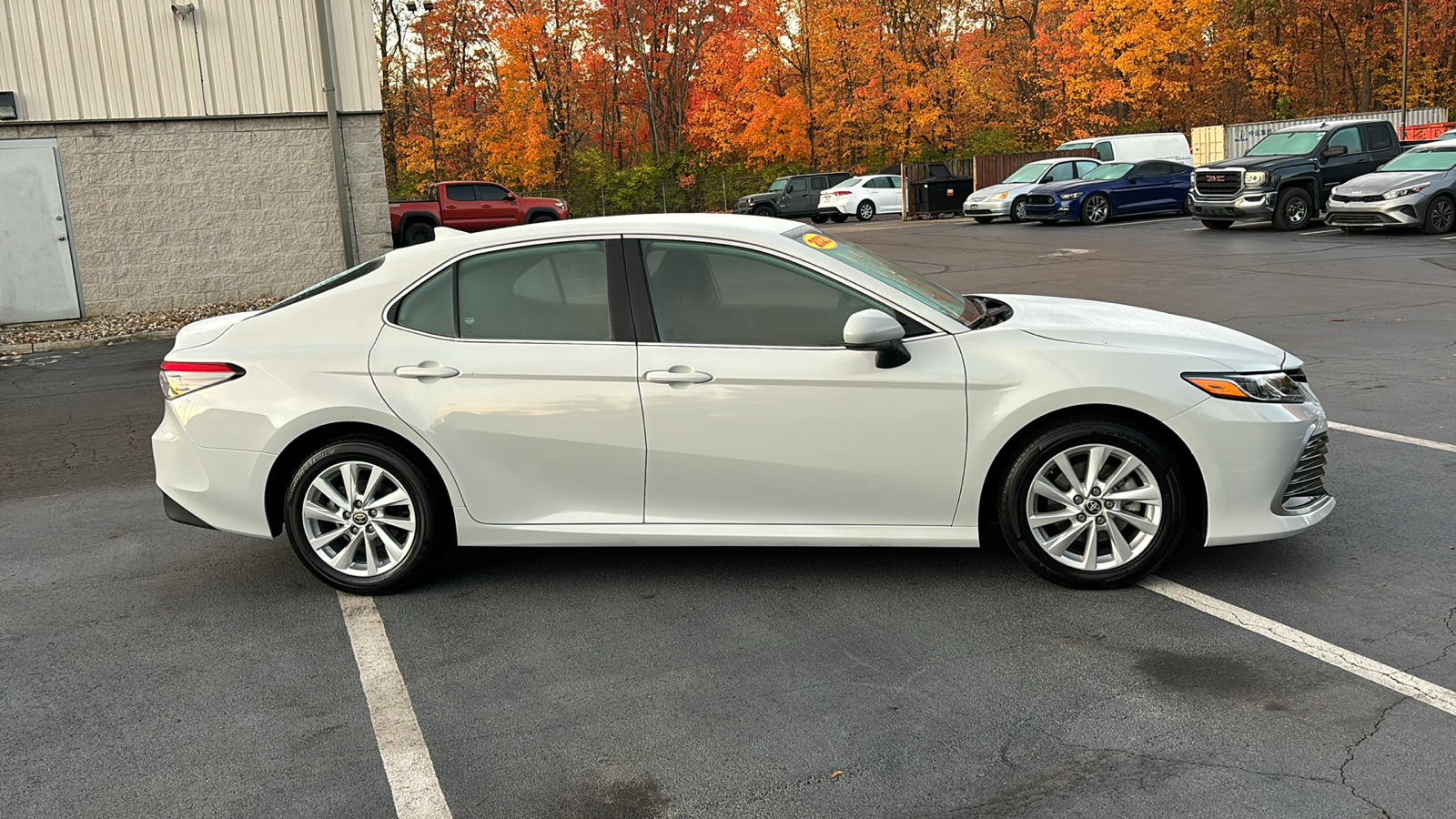 2023 Toyota Camry LE 3