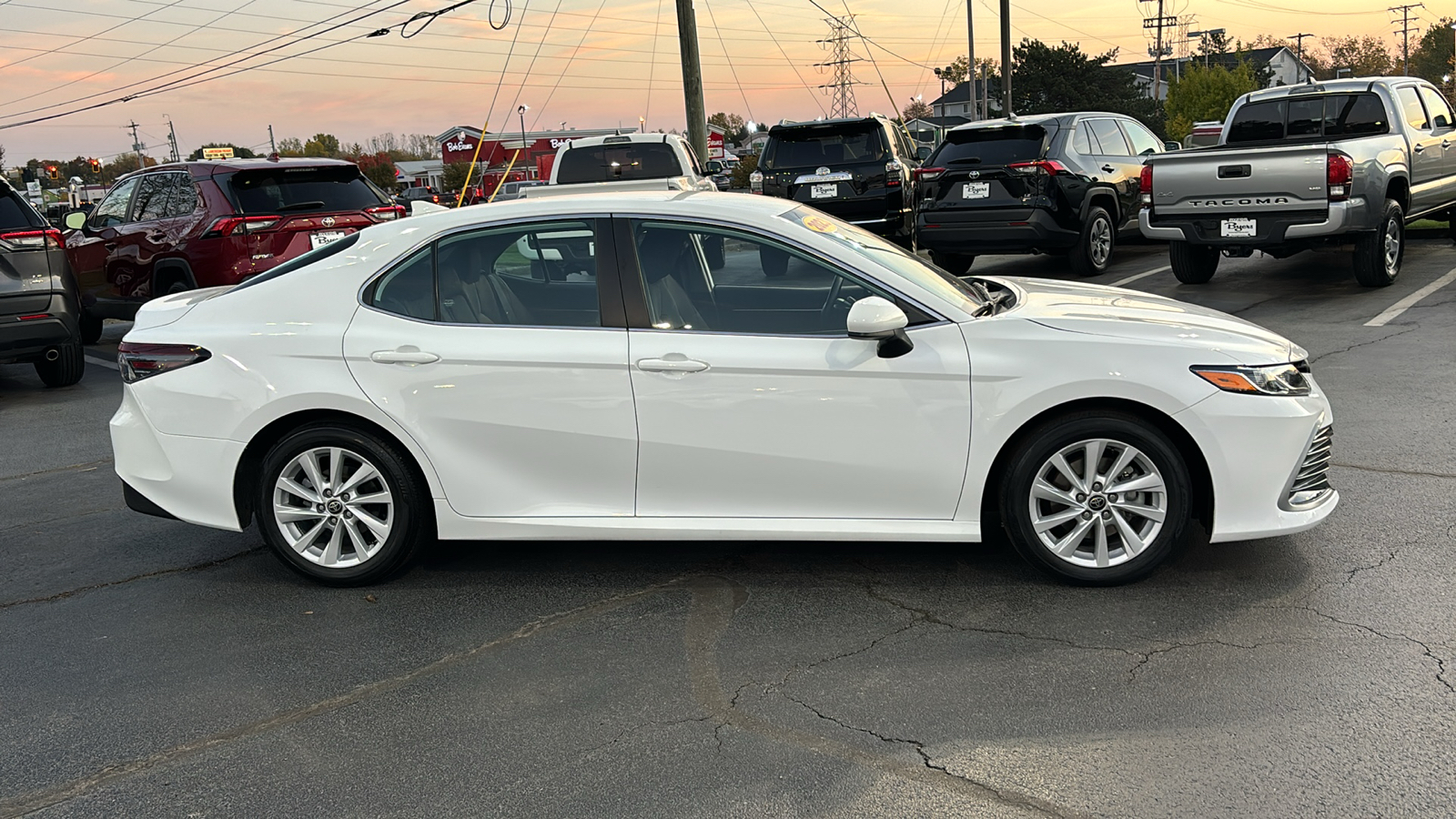 2023 Toyota Camry LE 3