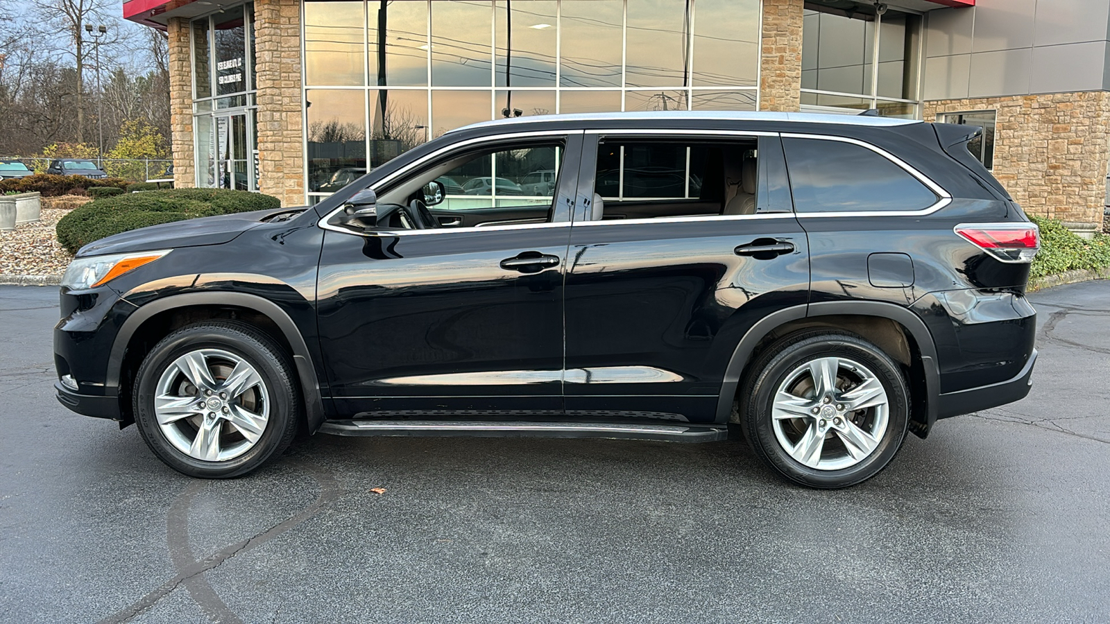 2015 Toyota Highlander Limited Platinum V6 11