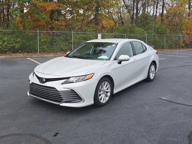 2023 Toyota Camry LE 4