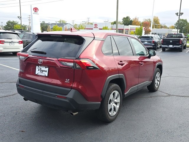 2023 Toyota RAV4 LE 9