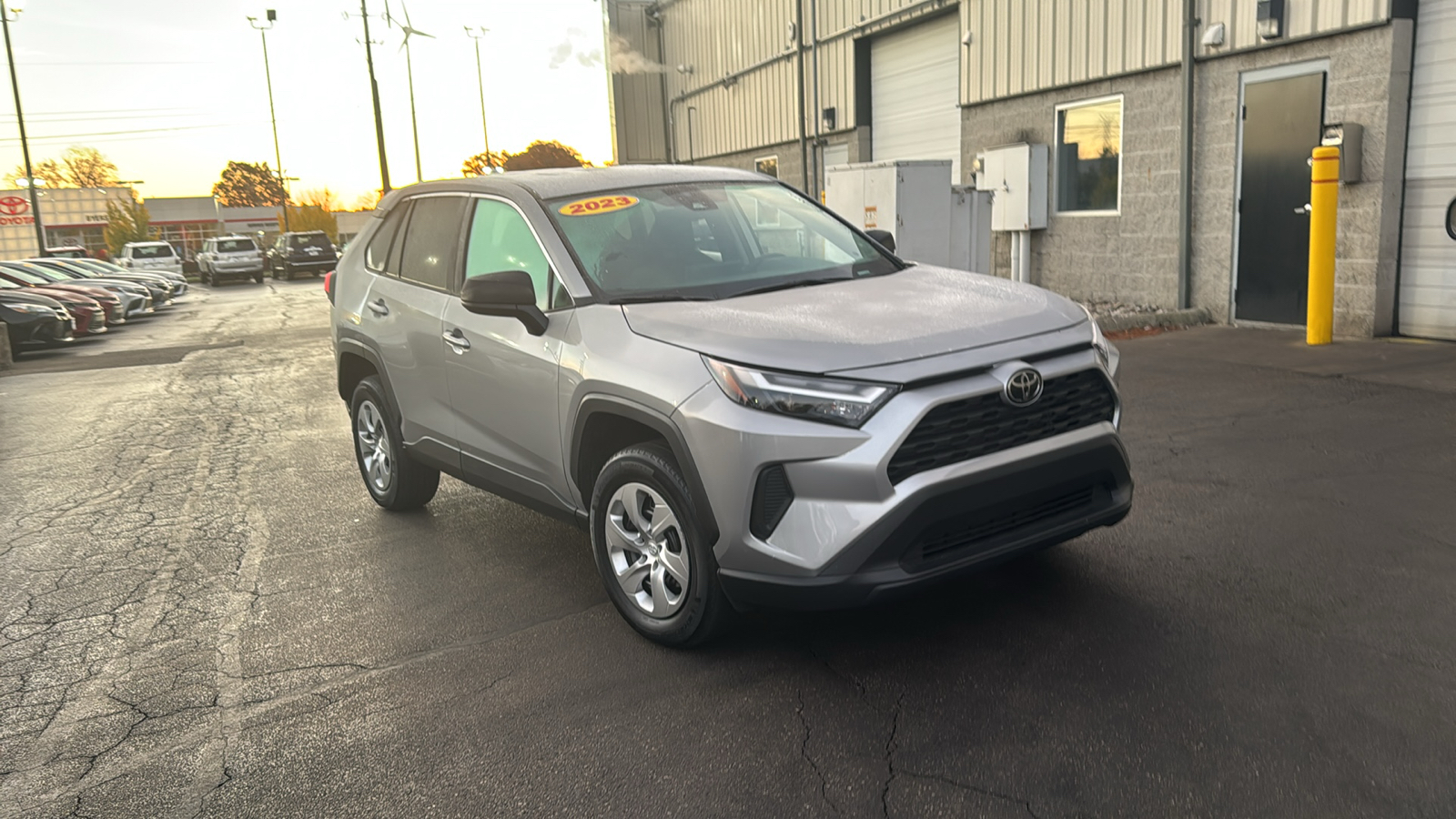 2023 Toyota RAV4 LE 2