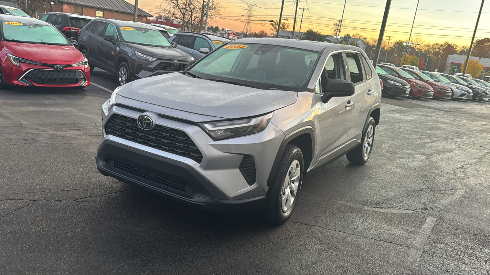 2023 Toyota RAV4 LE 10