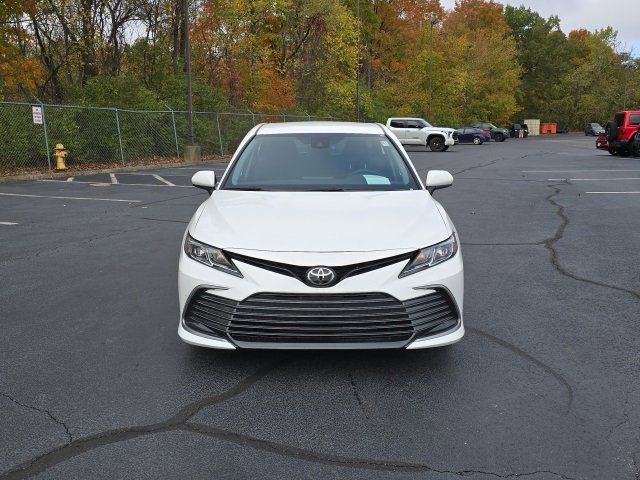 2023 Toyota Camry LE 3