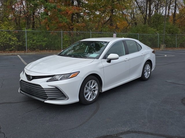 2023 Toyota Camry LE 4