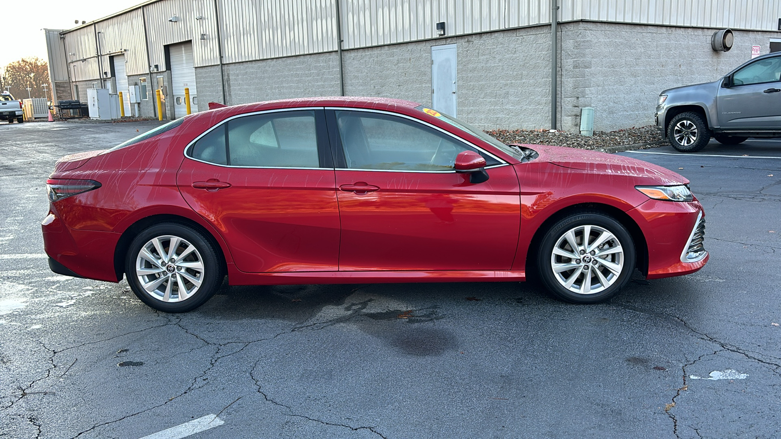 2023 Toyota Camry LE 3