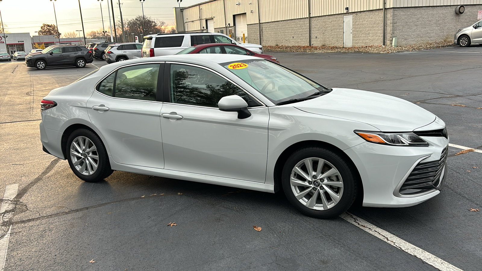 2023 Toyota Camry LE 3