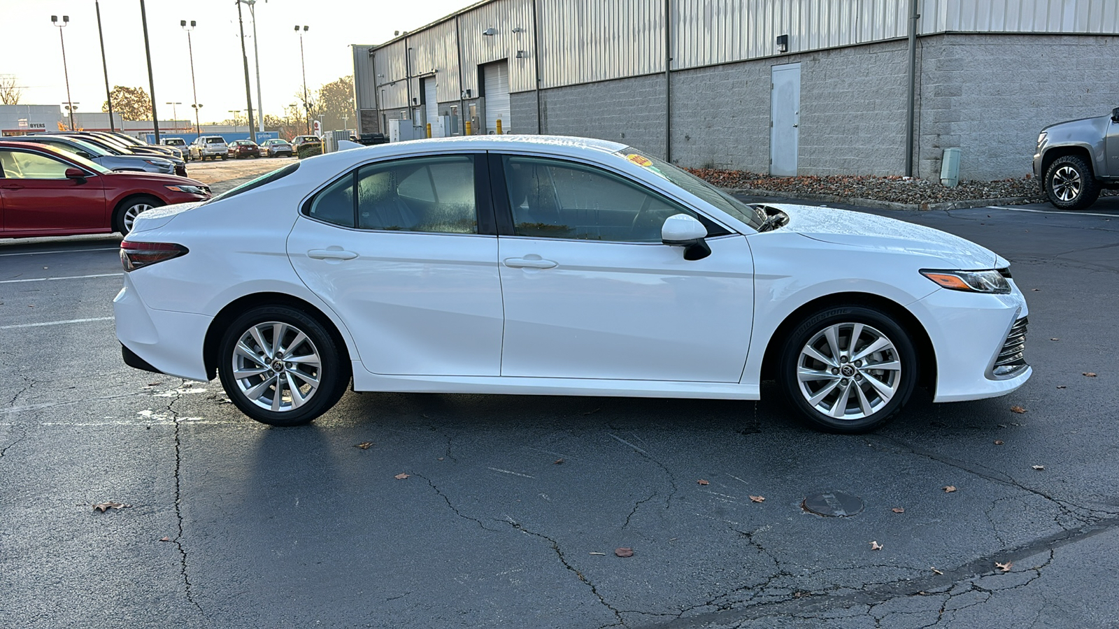 2023 Toyota Camry LE 3