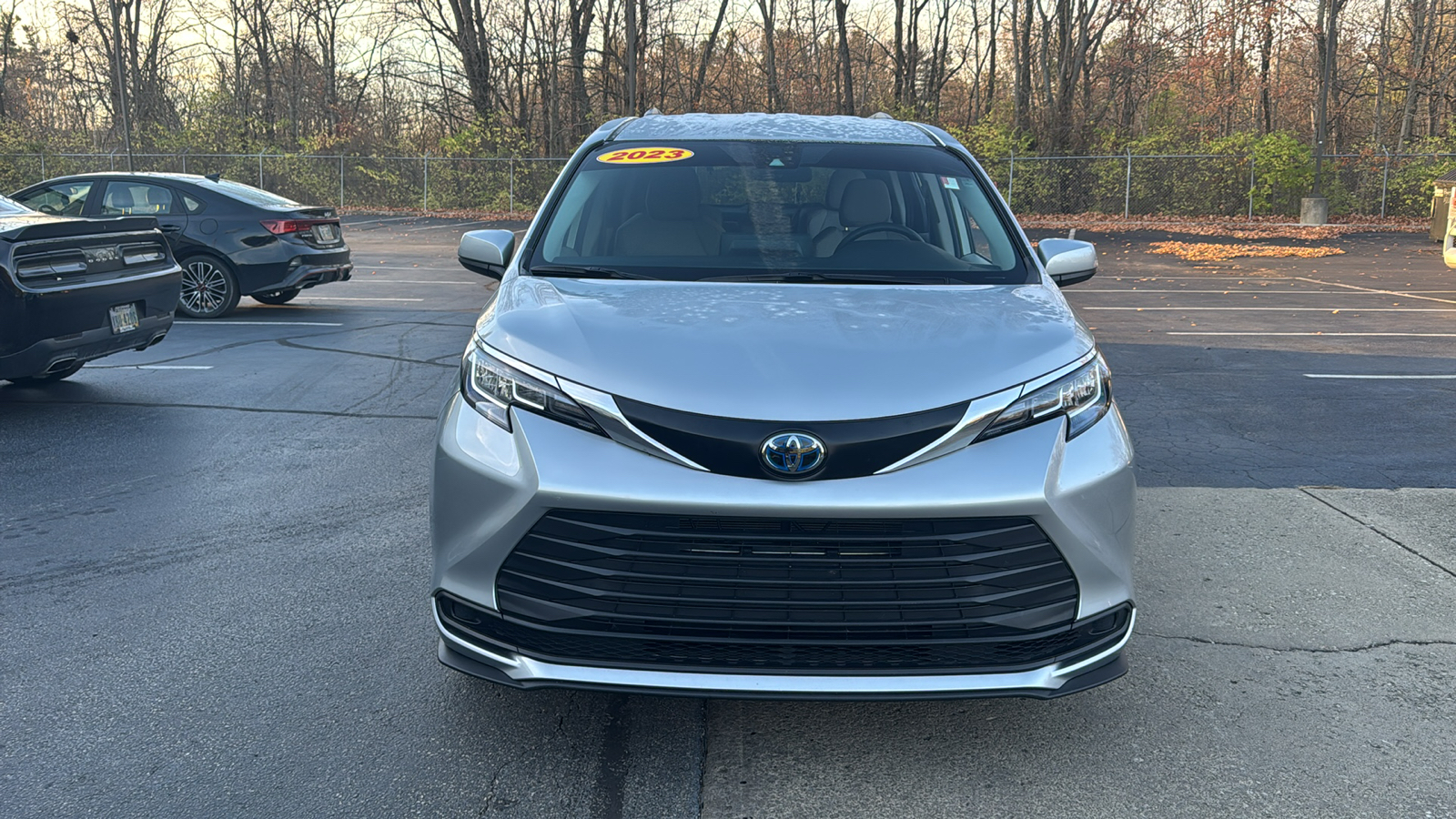 2023 Toyota Sienna LE 10