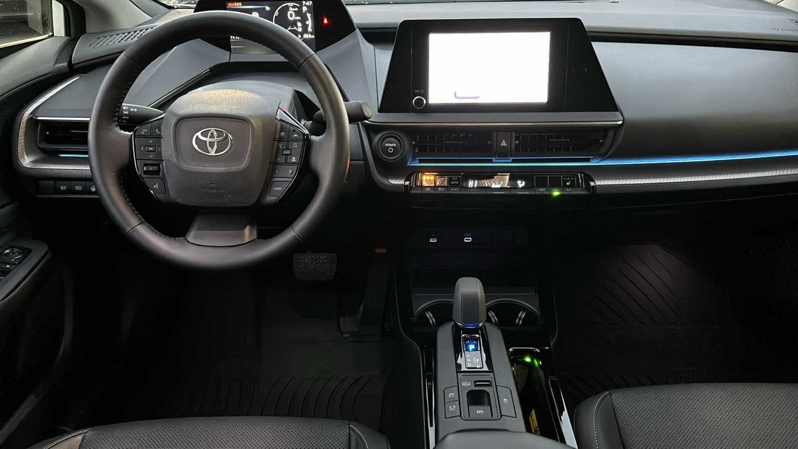 2024 Toyota Prius XLE 38