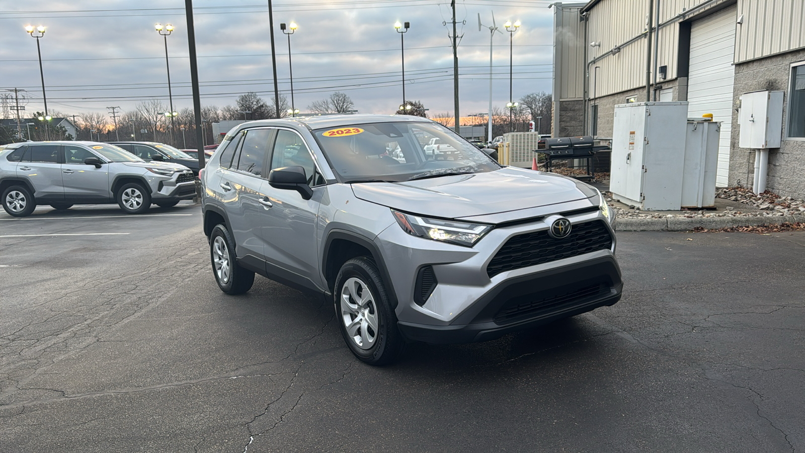 2023 Toyota RAV4 LE 2