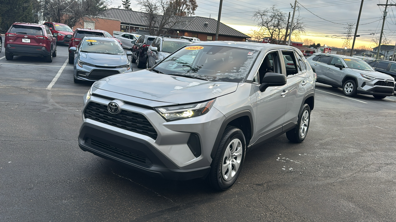 2023 Toyota RAV4 LE 10