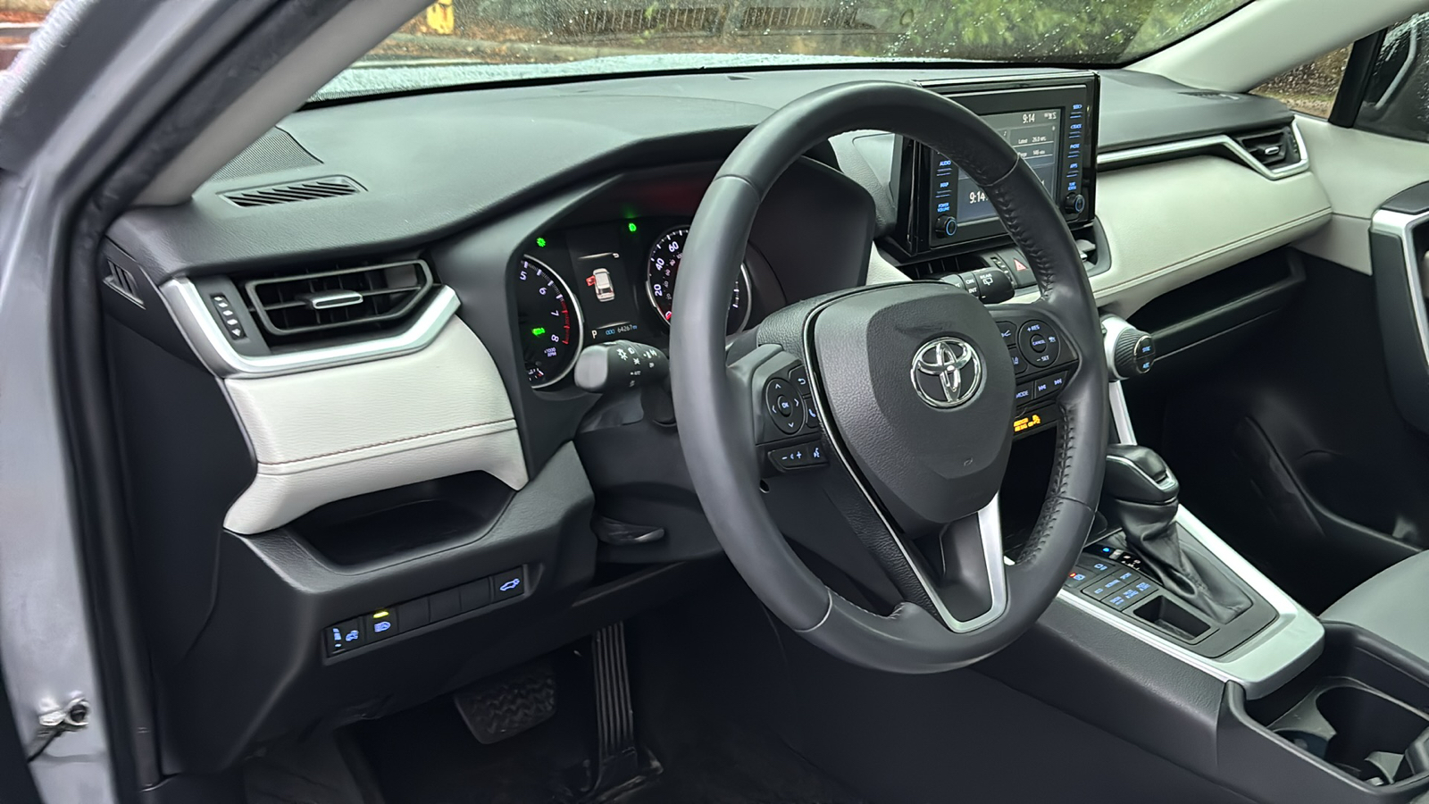 2019 Toyota RAV4 XLE Premium 14