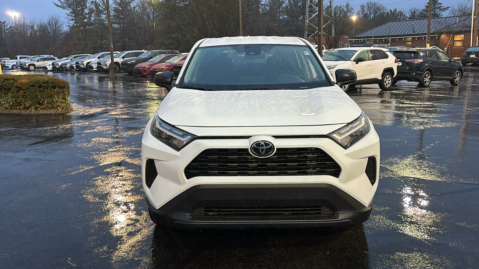 2023 Toyota RAV4 LE 9