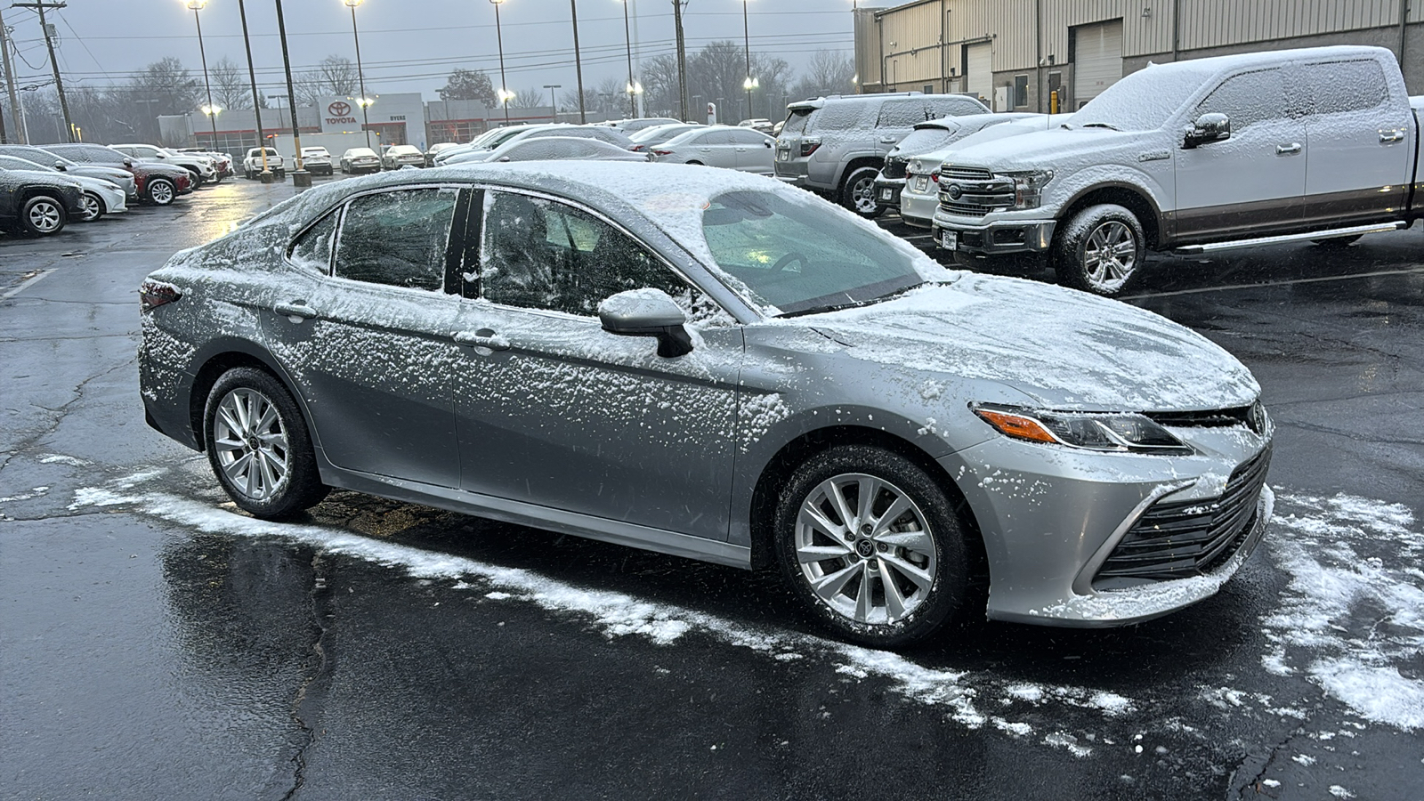 2023 Toyota Camry LE 2