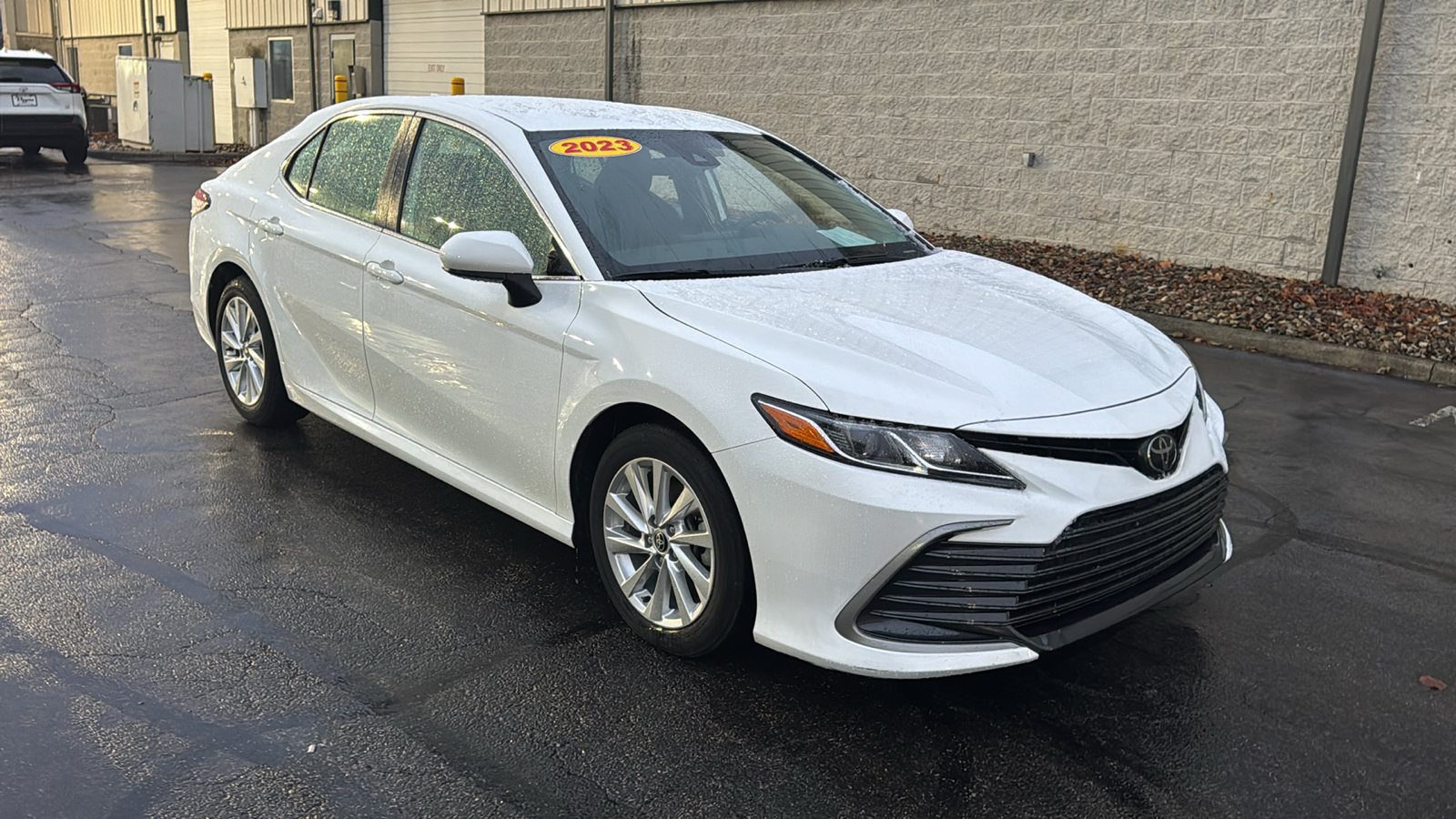 2023 Toyota Camry LE 2