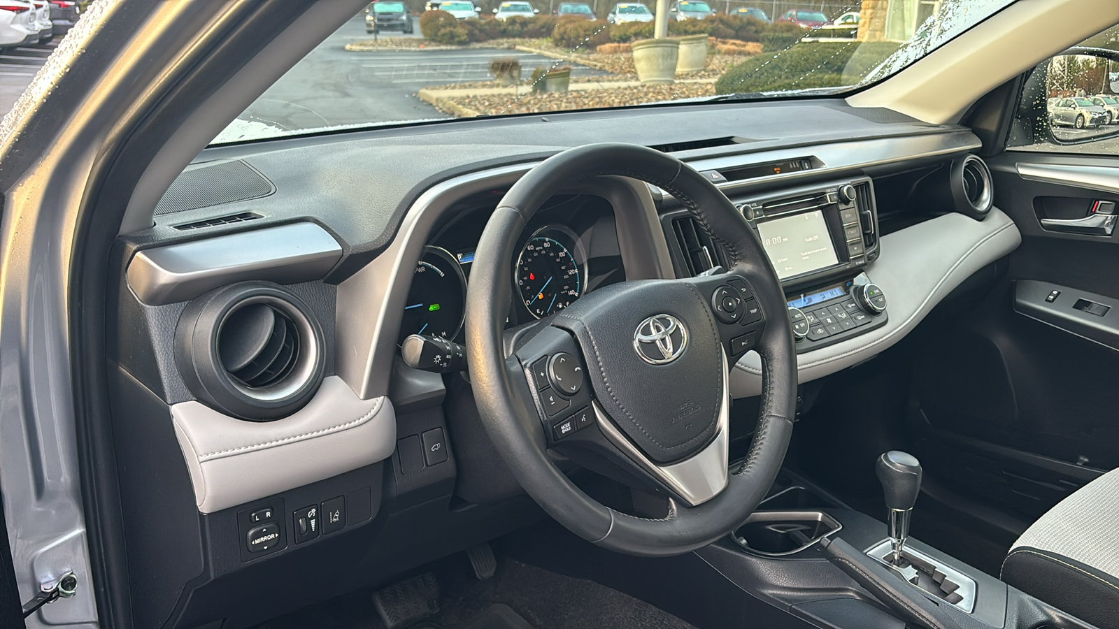 2017 Toyota RAV4 Hybrid XLE 14