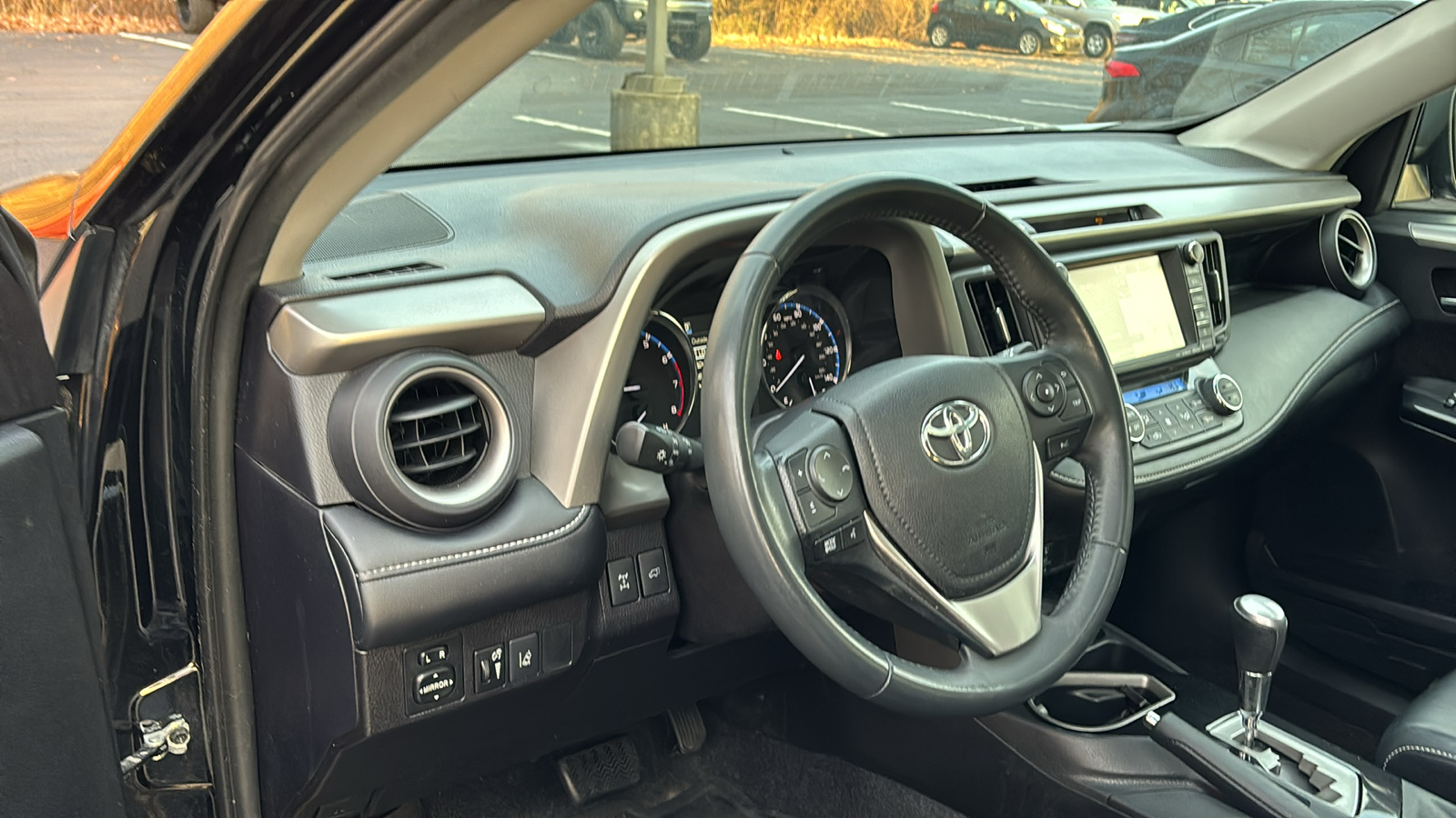 2016 Toyota RAV4 Limited 14