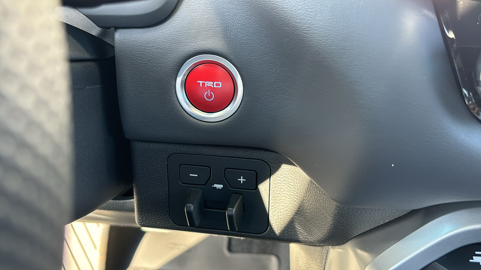 2024 Toyota Tundra 4WD Platinum Hybrid 29