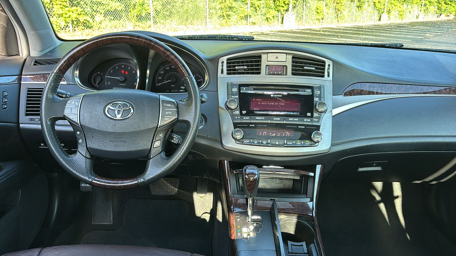 2011 Toyota Avalon Limited 38