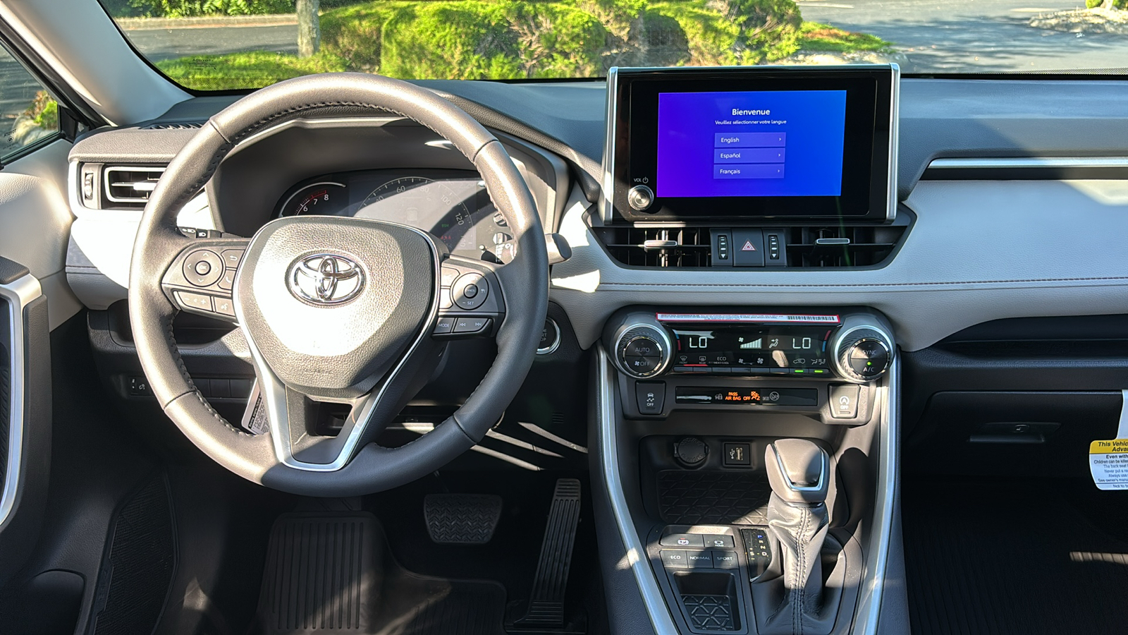 2024 Toyota RAV4 XLE Premium 18