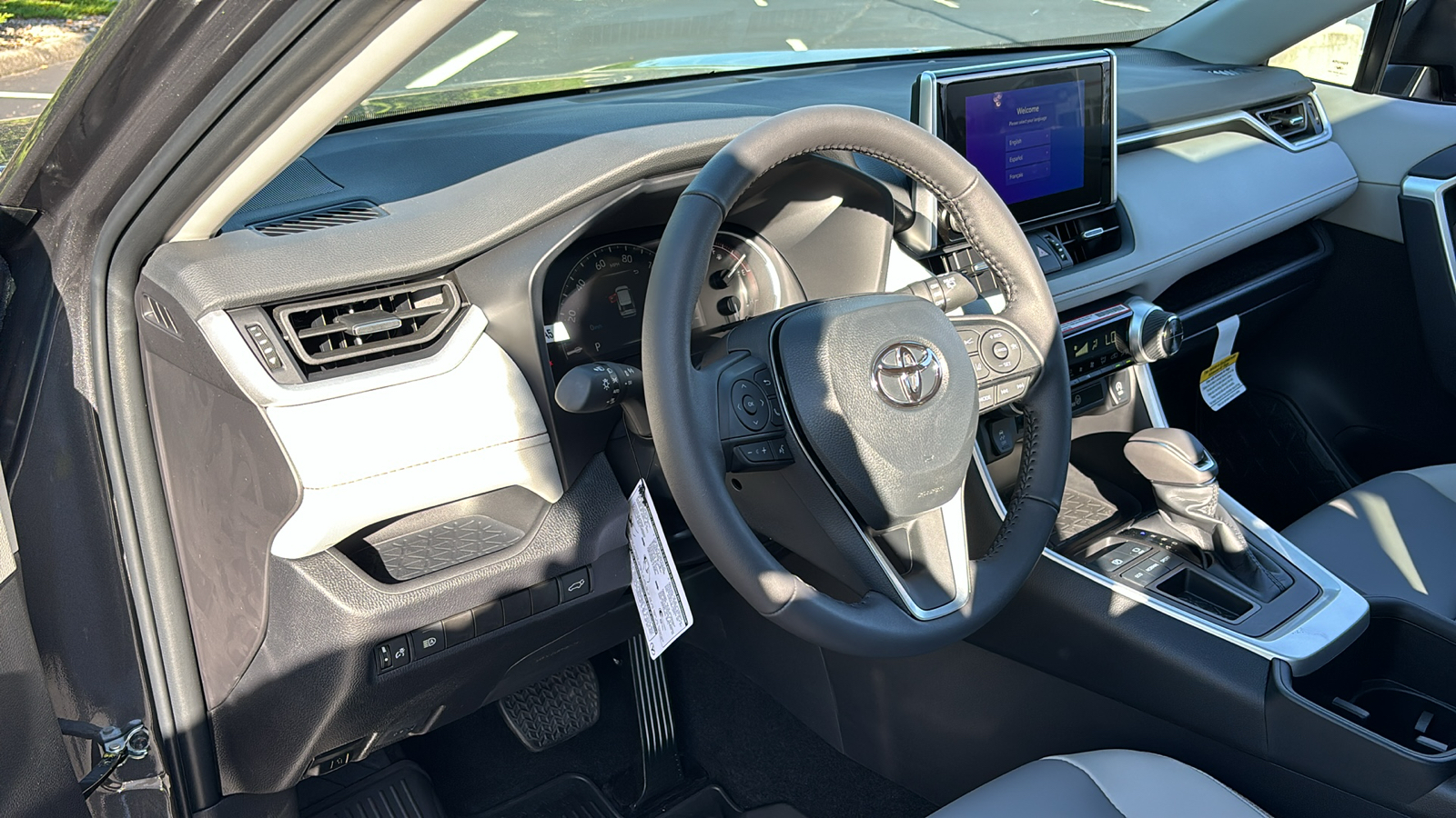 2024 Toyota RAV4 XLE Premium 20
