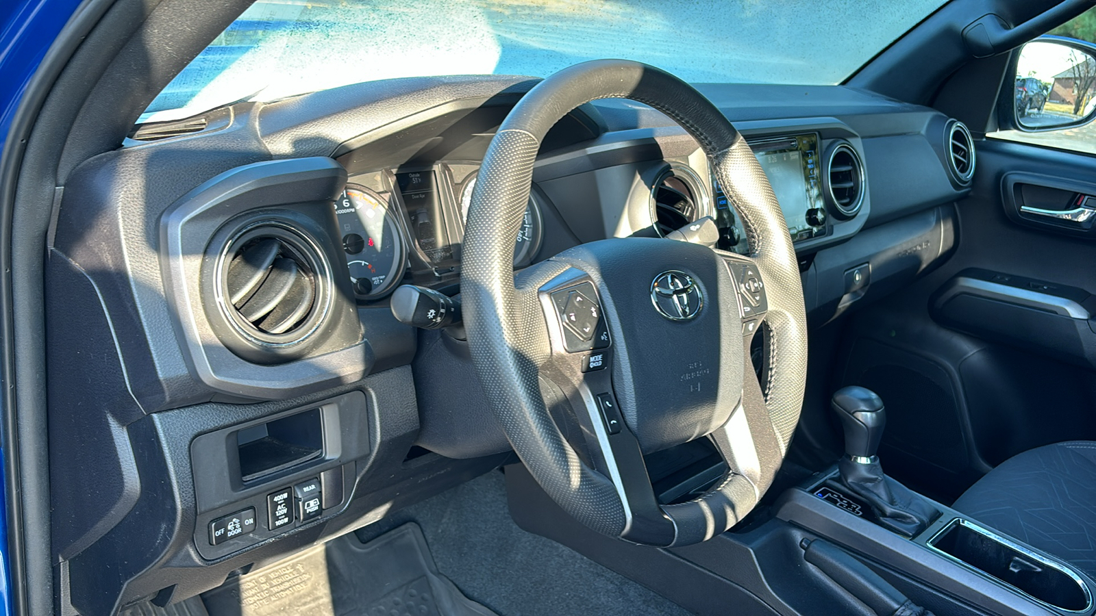 2017 Toyota Tacoma TRD Sport 14