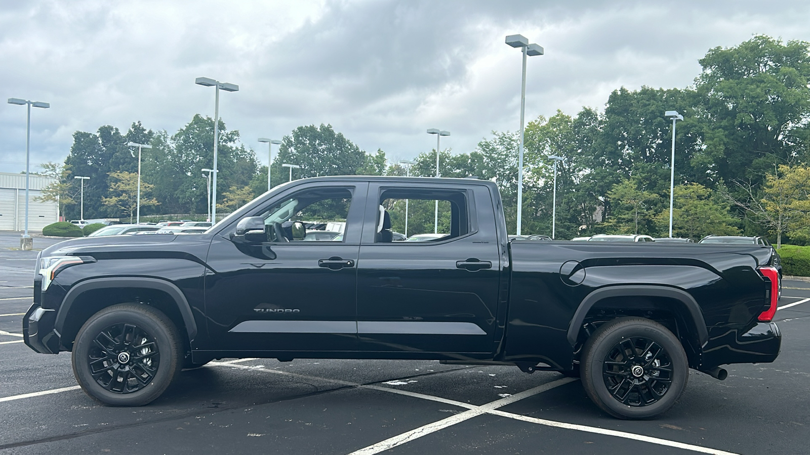 2024 Toyota Tundra 4WD Limited Hybrid 14