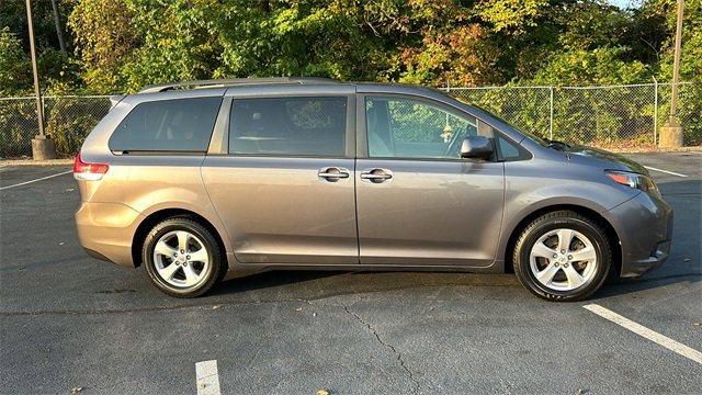 2011 Toyota Sienna Base 3