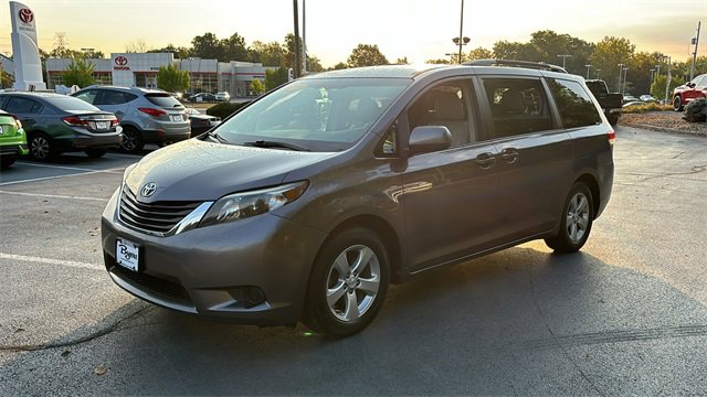 2011 Toyota Sienna Base 10