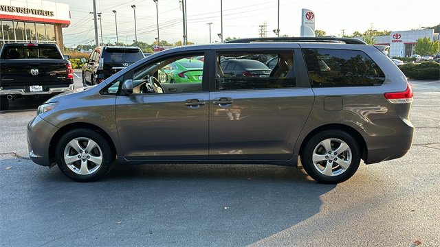 2011 Toyota Sienna Base 11