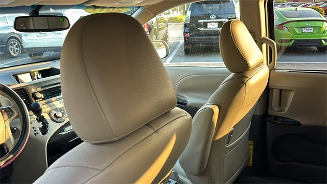 2011 Toyota Sienna Base 37