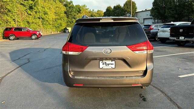 2011 Toyota Sienna Base 42