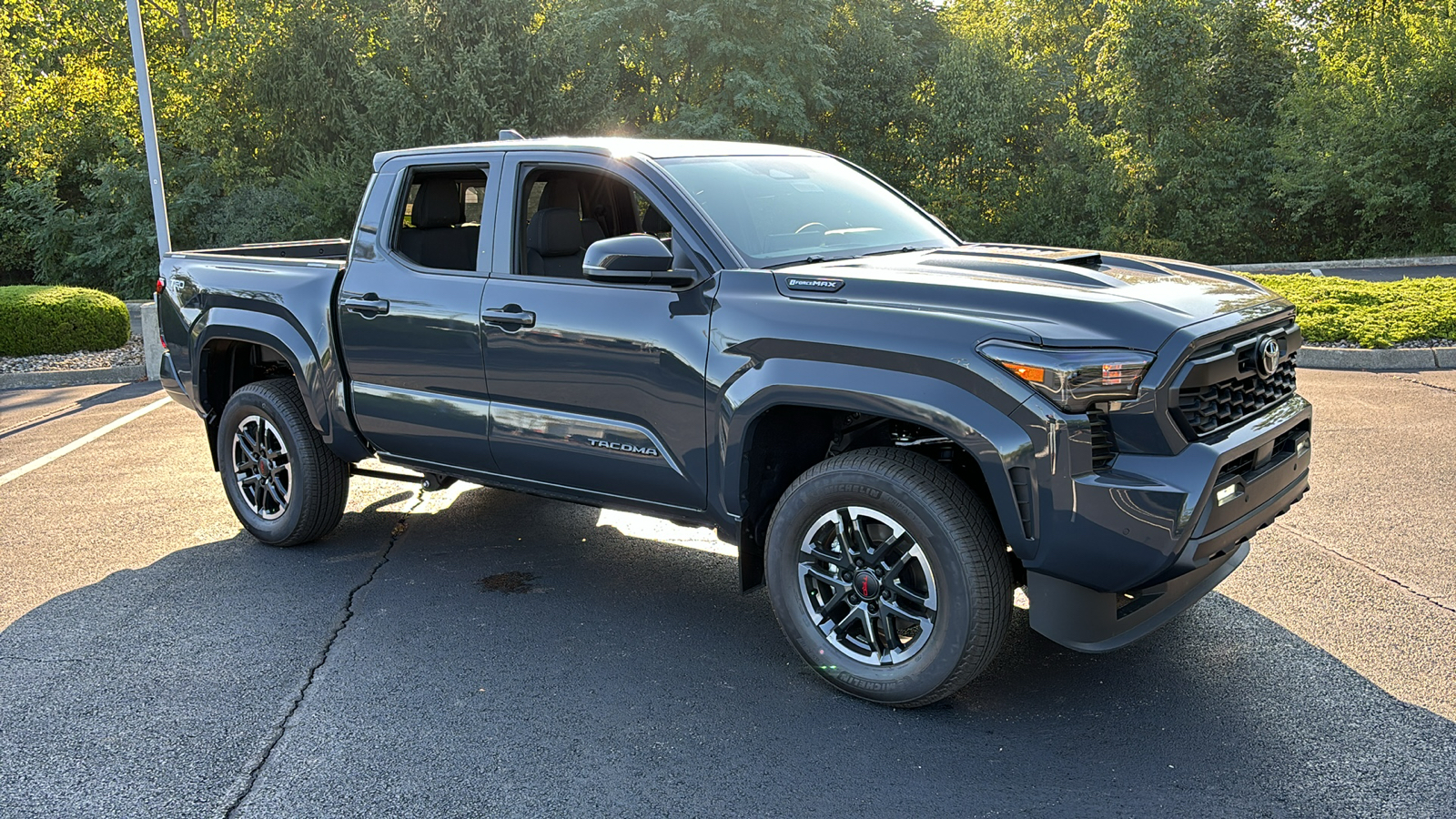 2024 Toyota Tacoma 4WD TRD Sport Hybrid 2