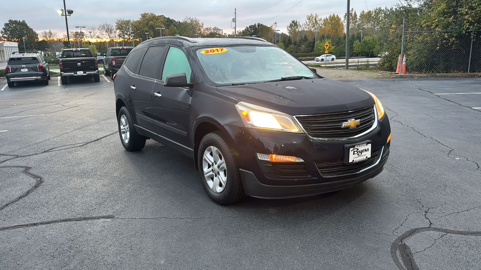 2017 Chevrolet Traverse LS 2