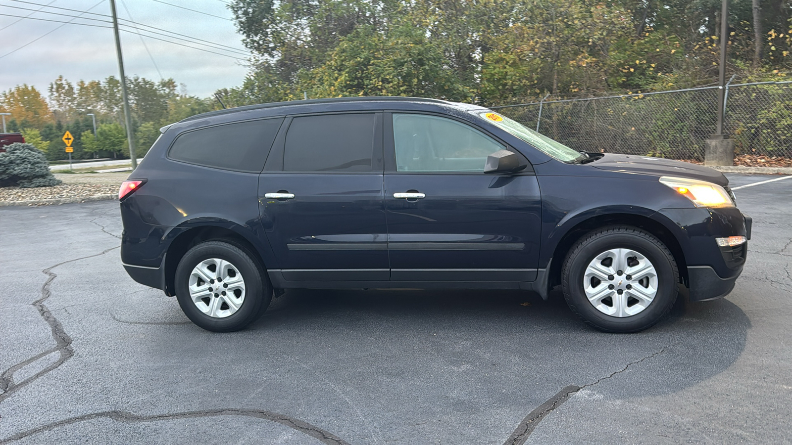 2017 Chevrolet Traverse LS 3