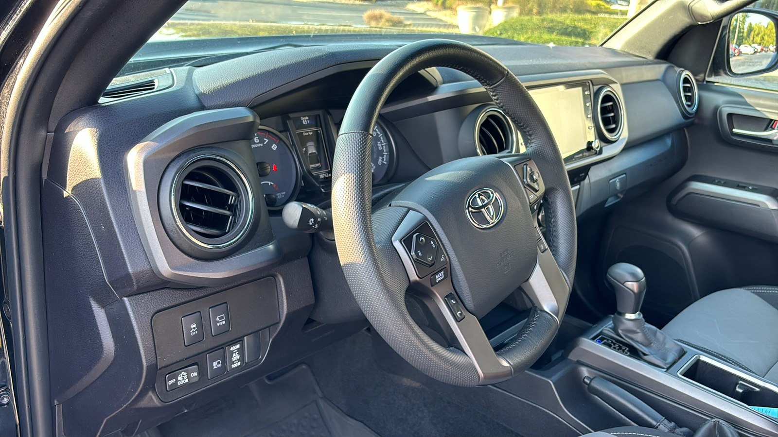 2023 Toyota Tacoma TRD Off-Road 14