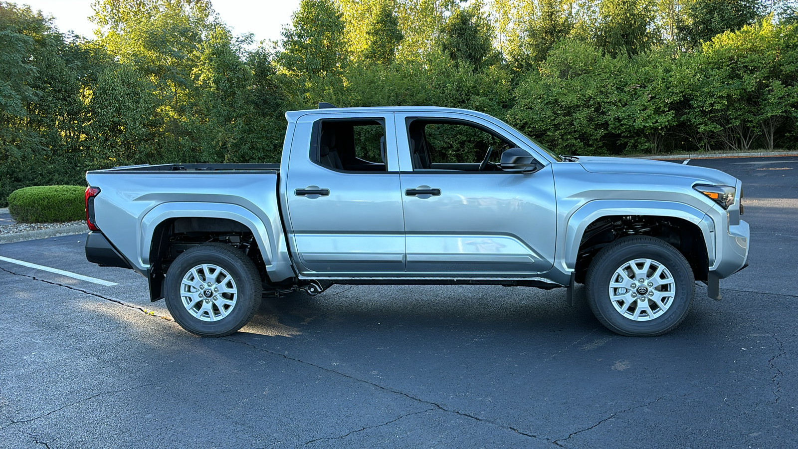 2024 Toyota Tacoma 4WD SR 3