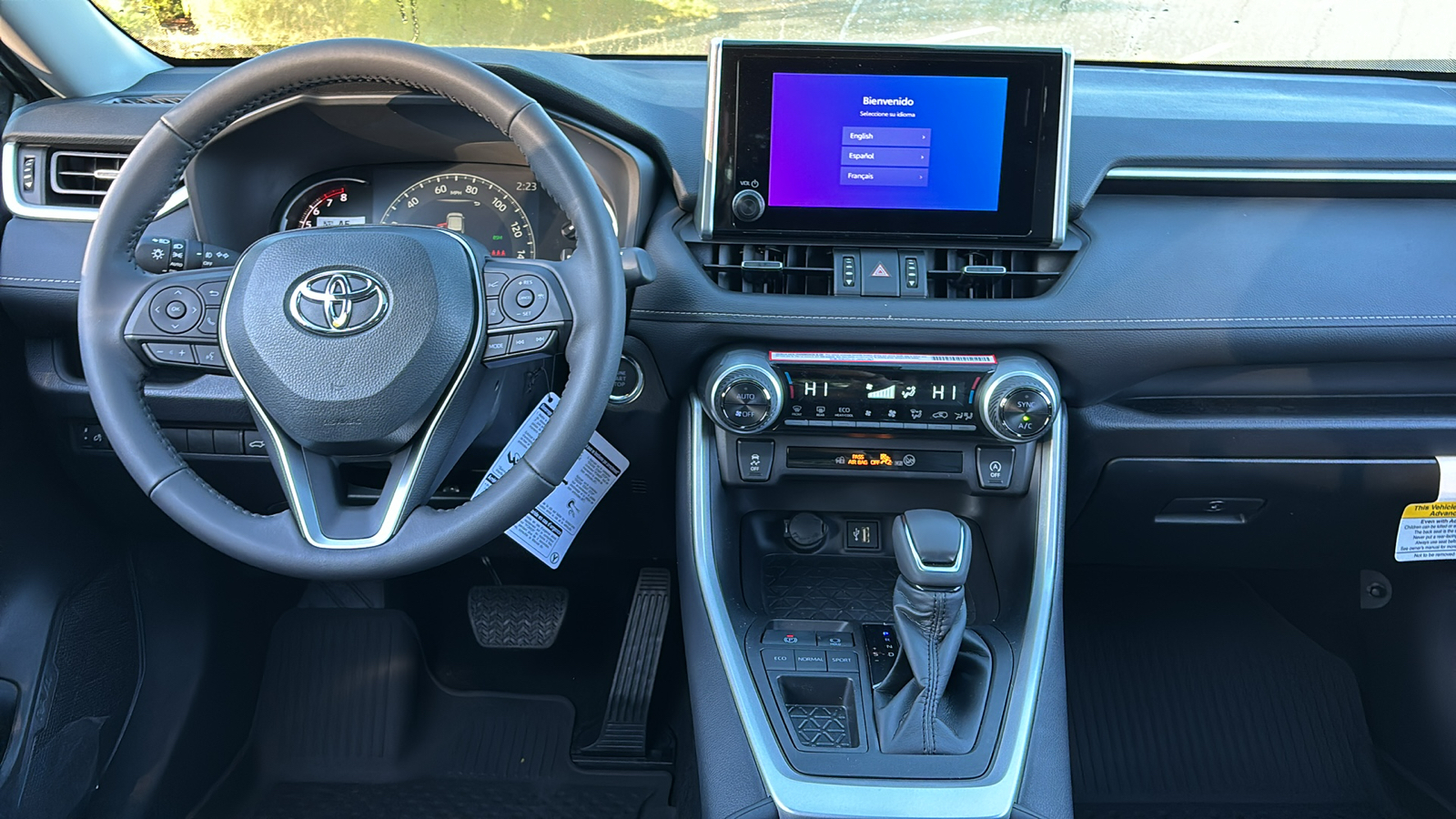 2024 Toyota RAV4 XLE Premium 18