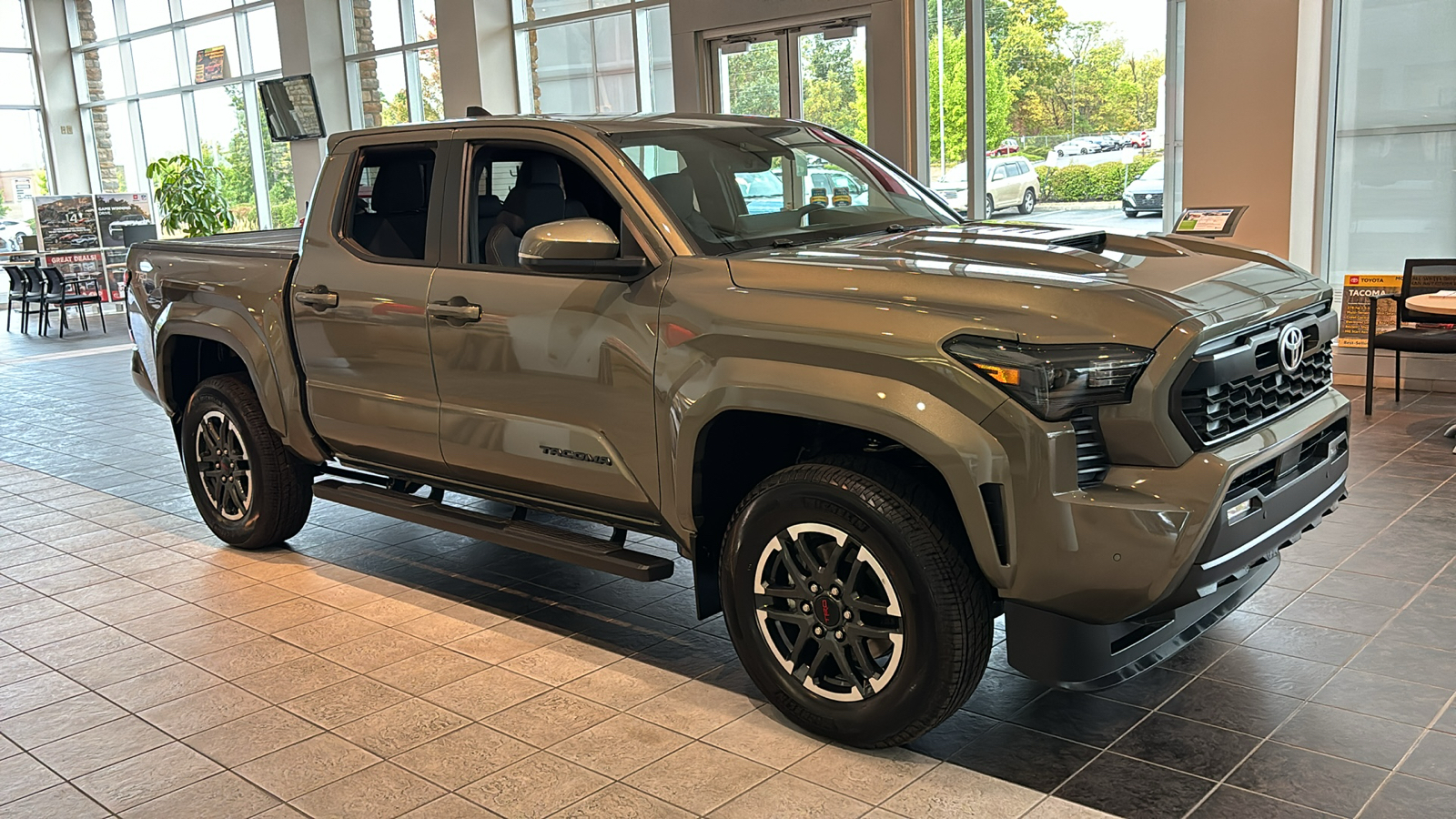 2024 Toyota Tacoma 4WD TRD Sport 2