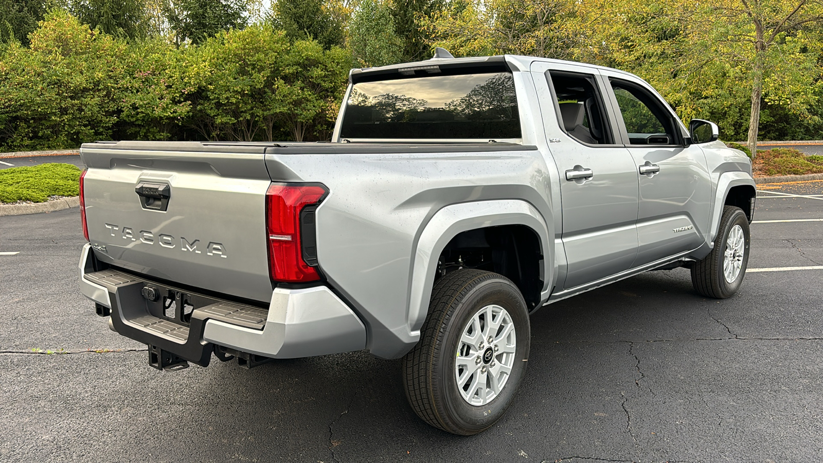 2024 Toyota Tacoma 4WD  10