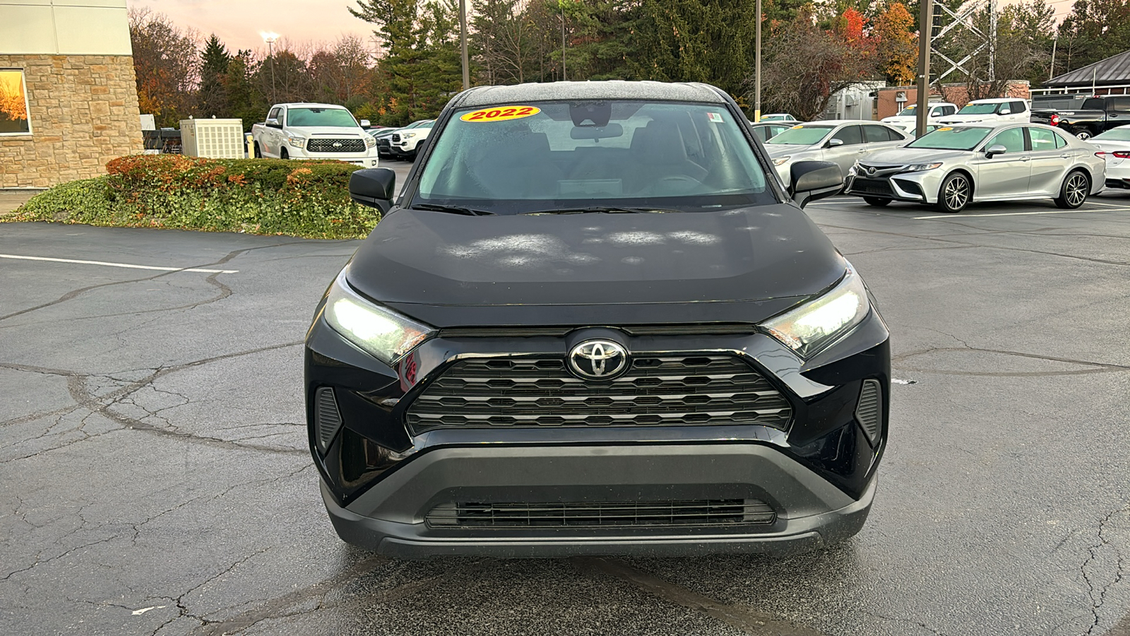 2022 Toyota RAV4 LE 9