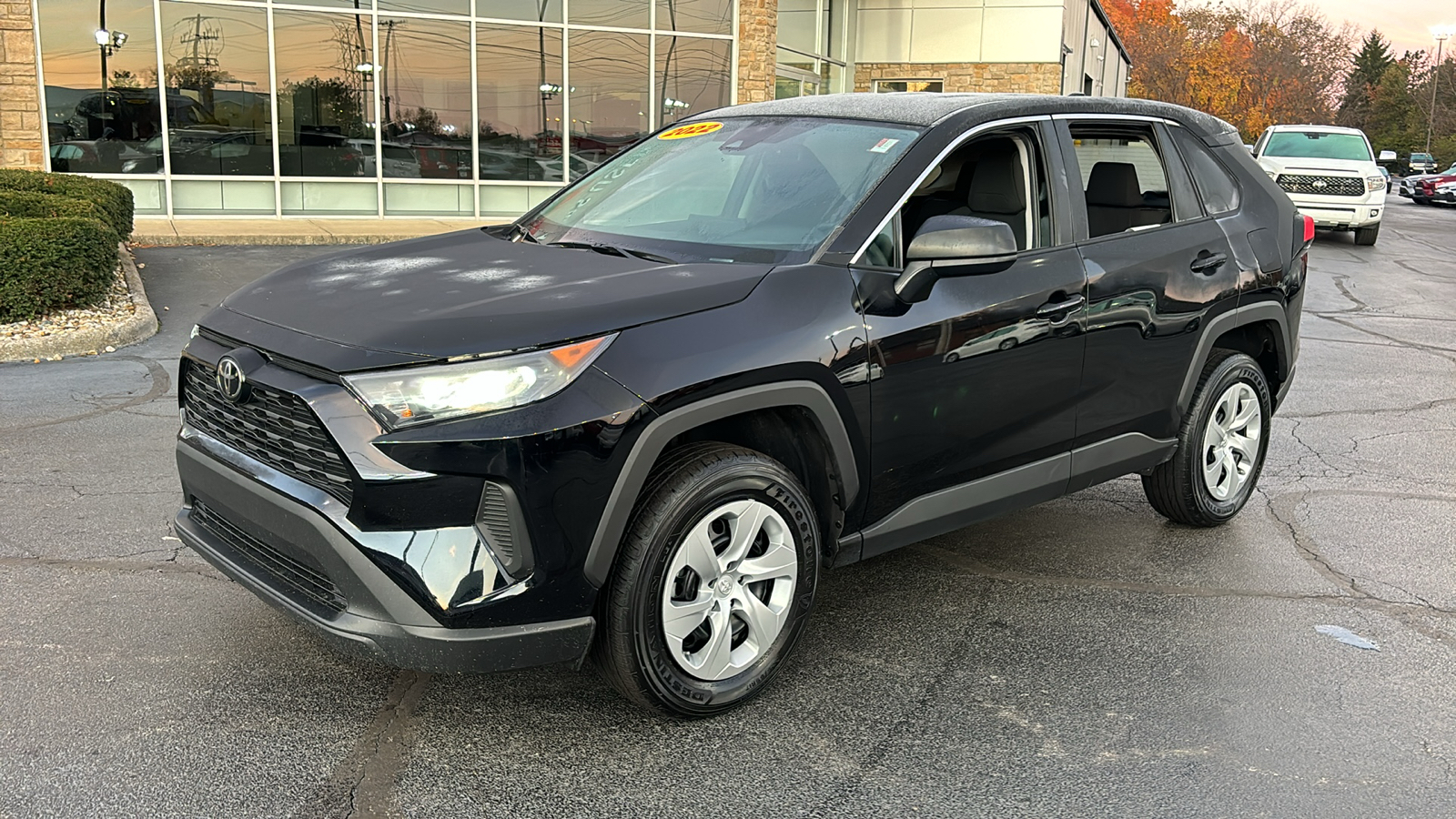 2022 Toyota RAV4 LE 10