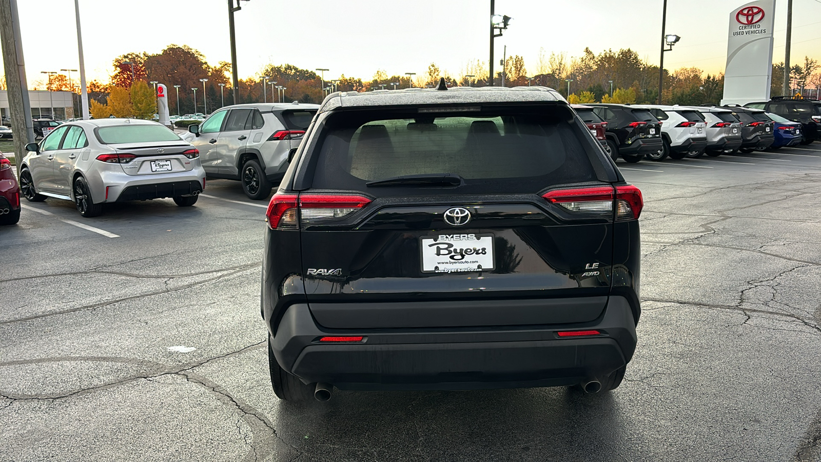 2022 Toyota RAV4 LE 41