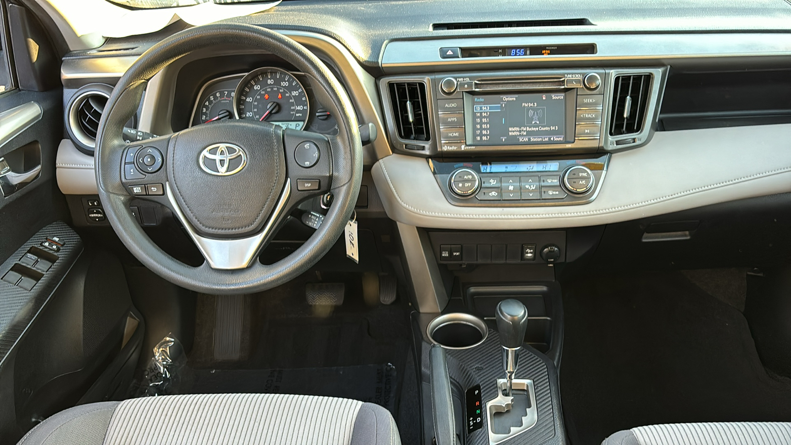 2015 Toyota RAV4 XLE 37