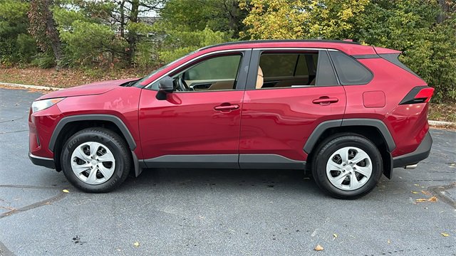 2021 Toyota RAV4 LE 11