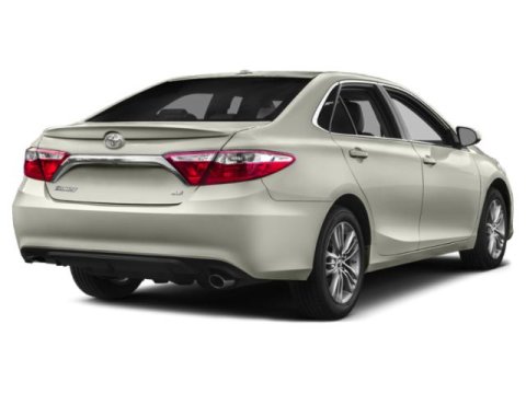 2015 Toyota Camry SE 2