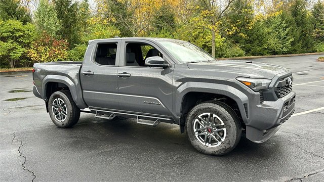 2024 Toyota Tacoma 4WD TRD Sport 2