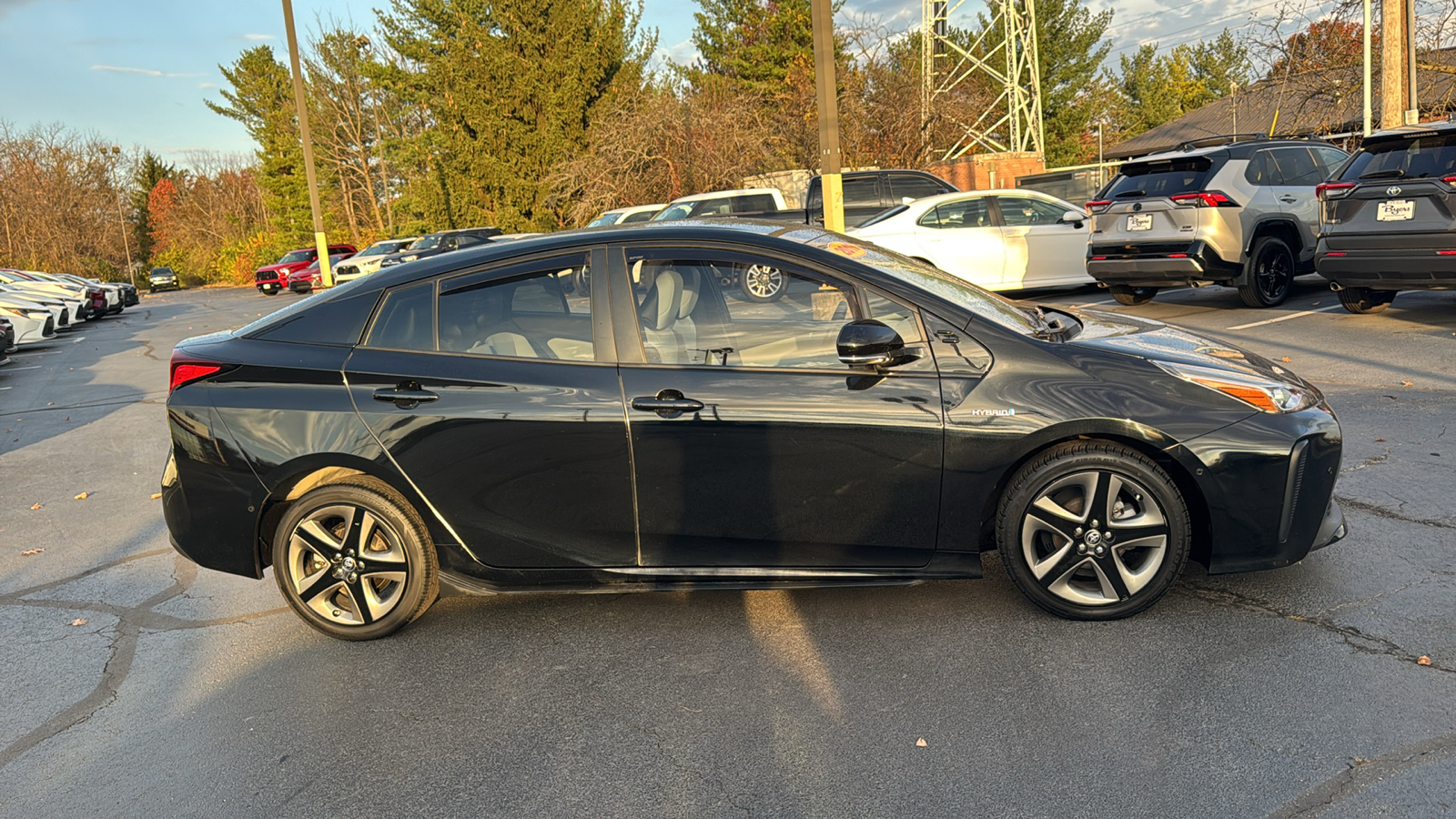 2019 Toyota Prius XLE 3